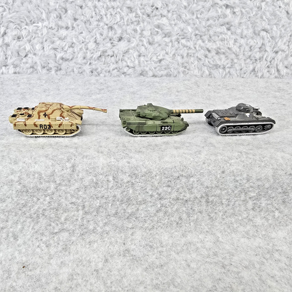 Vtg Galoob Micromachines Tank Lot Set of 3 Military Panzer Chieftain Jadgpanther - Picture 1 of 12
